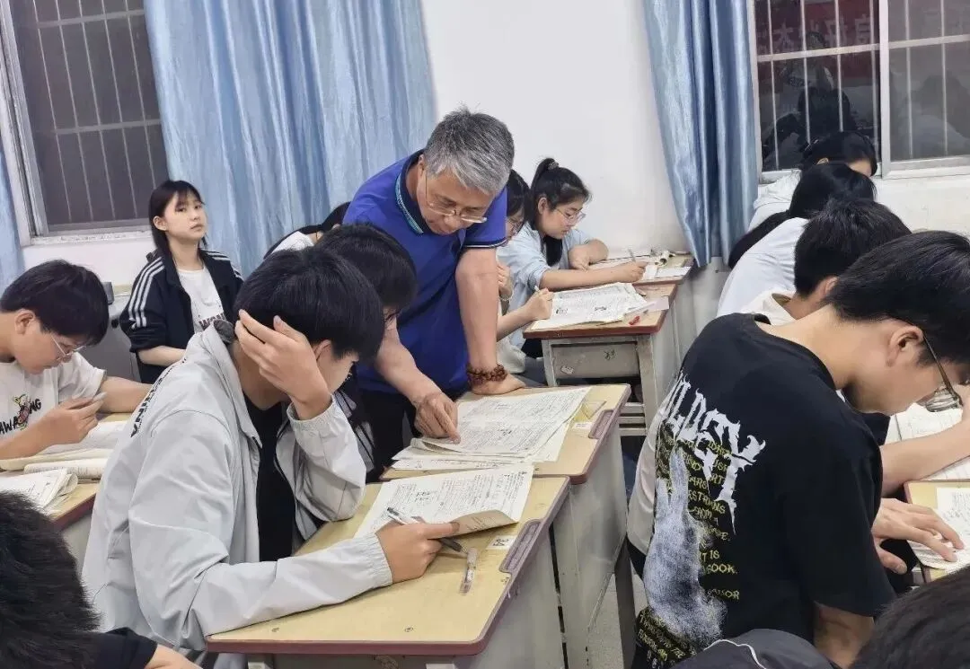 中考考前强化 | 聚力冲刺赴中考,匠心护航筑金榜-第21张图片-四季读书网