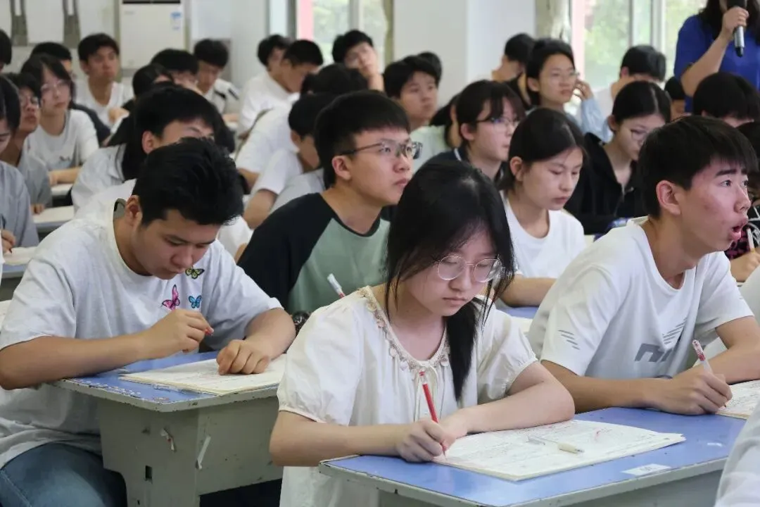 中考考前强化 | 聚力冲刺赴中考,匠心护航筑金榜-第23张图片-四季读书网
