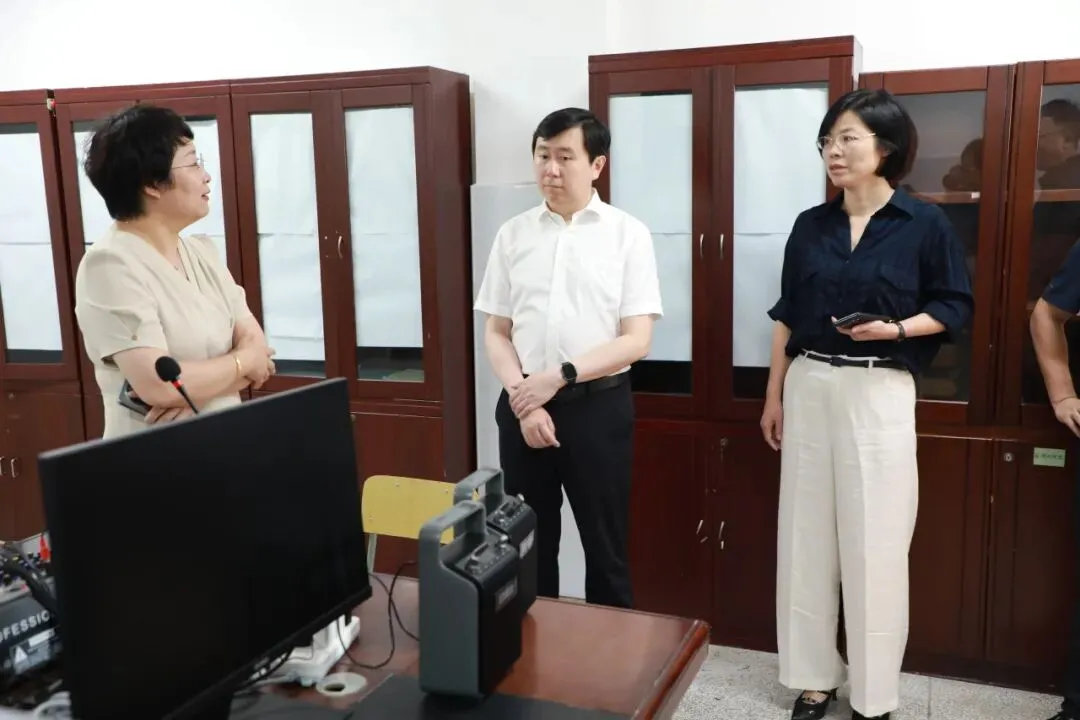 中考倒计时!暖心慰问 加油赋能——天心区领导莅临我校慰问师生 护航-第8张图片-四季读书网 中考倒计时!暖心慰问 加油赋能——天心区领导莅临我校慰问师生 护航-第8张图片-四季读书网