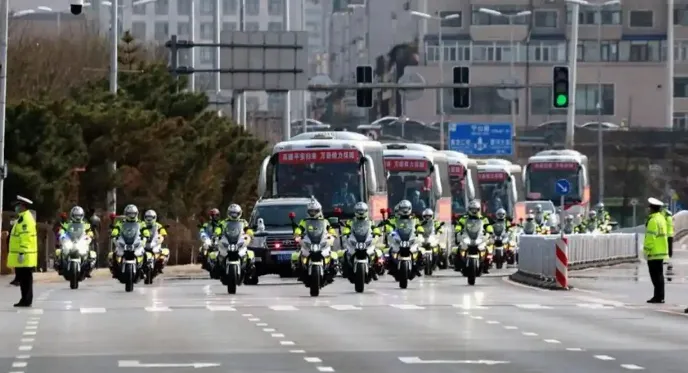 为什么押运钞票用霰弹枪,押高考试卷用步枪?因为知识真的能“杀人”~!-第4张图片-四季读书网 为什么押运钞票用霰弹枪,押高考试卷用步枪?因为知识真的能“杀人”~!-第4张图片-四季读书网