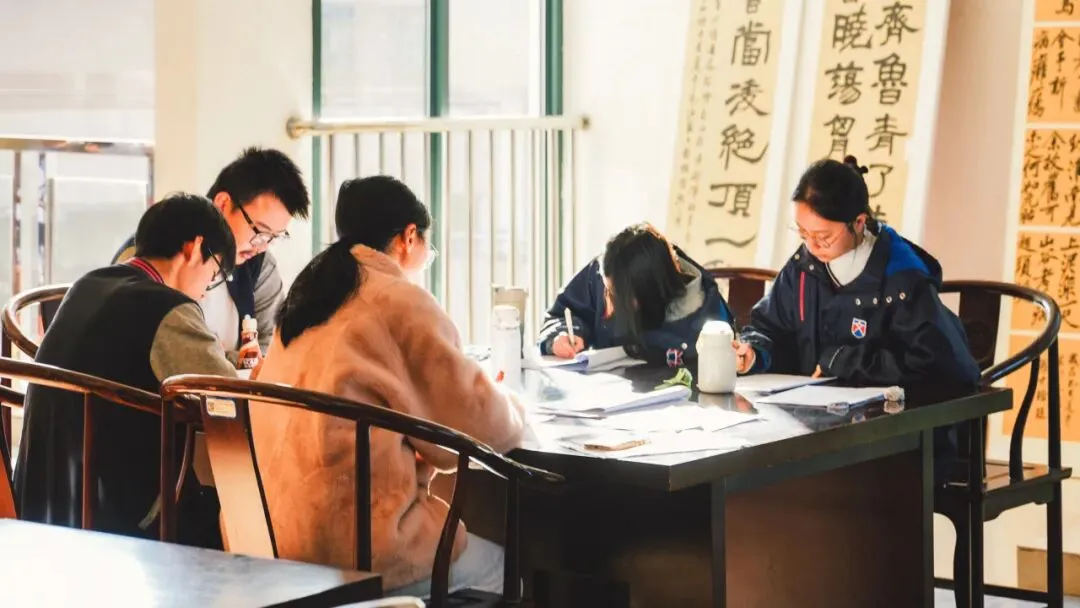 中考落幕,奔赴新程!与您相约6月21日文外高中部开放日!-第7张图片-四季读书网 中考落幕,奔赴新程!与您相约6月21日文外高中部开放日!-第7张图片-四季读书网