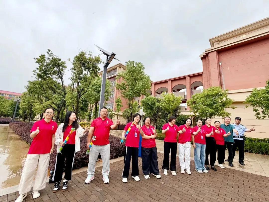 中考启幕,少年出征——宜良实验学校九年级学子从容赴考,为梦想而战!-第8张图片-四季读书网 中考启幕,少年出征——宜良实验学校九年级学子从容赴考,为梦想而战!-第8张图片-四季读书网