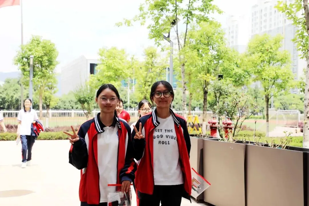 中考启幕,少年出征——宜良实验学校九年级学子从容赴考,为梦想而战!-第15张图片-四季读书网 中考启幕,少年出征——宜良实验学校九年级学子从容赴考,为梦想而战!-第15张图片-四季读书网