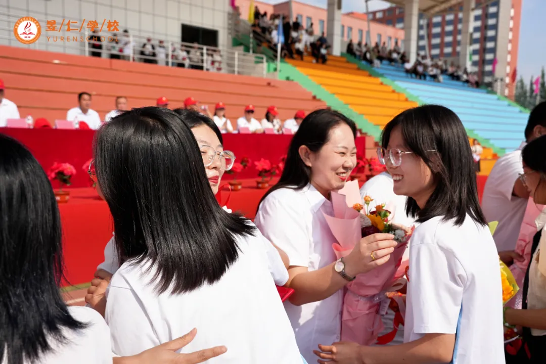 扬帆起航·中考壮行—我校隆重举行2026届学生毕业典礼暨中考壮行大会-第8张图片-四季读书网 扬帆起航·中考壮行—我校隆重举行2026届学生毕业典礼暨中考壮行大会-第8张图片-四季读书网