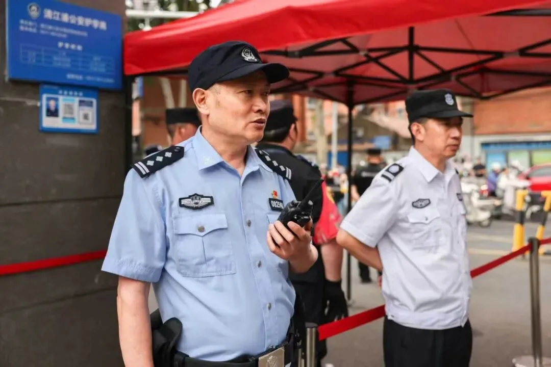 中考考场外,警号082546,突然被点名……-第6张图片-四季读书网 中考考场外,警号082546,突然被点名……-第6张图片-四季读书网