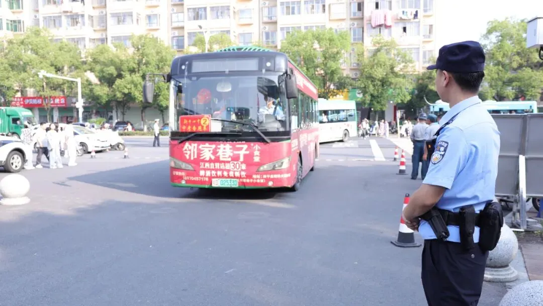 “警”随中考,全力以“护”!新干公安护航梦想启程!-第7张图片-四季读书网