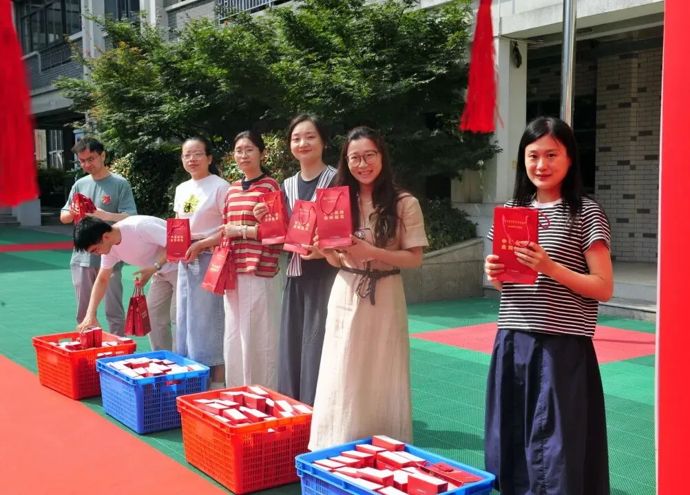 中考倒计时丨中华附初暖心送考+考前须知请查收-第21张图片-四季读书网 中考倒计时丨中华附初暖心送考+考前须知请查收-第21张图片-四季读书网