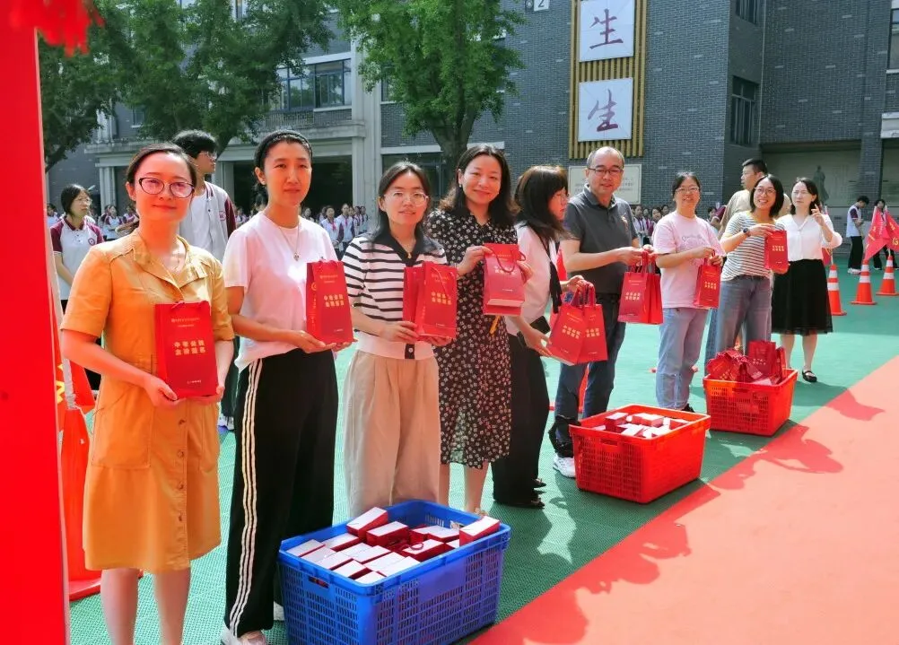 中考倒计时丨中华附初暖心送考+考前须知请查收-第22张图片-四季读书网 中考倒计时丨中华附初暖心送考+考前须知请查收-第22张图片-四季读书网