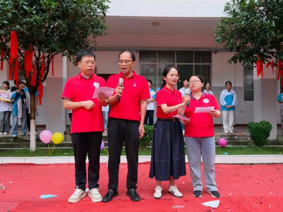 燃声抒壮志 呐喊助中考 ——德保县城关镇第三初级中学开展2026年喊楼助威活动-第15张图片-四季读书网 燃声抒壮志 呐喊助中考 ——德保县城关镇第三初级中学开展2026年喊楼助威活动-第15张图片-四季读书网
