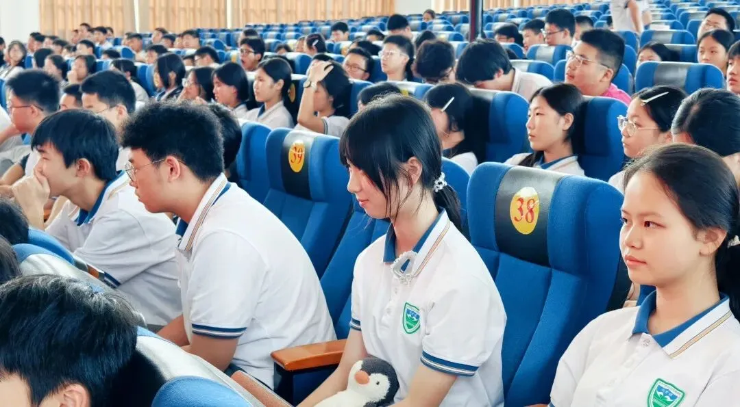 蓄力三年展锋芒,逐梦中考创辉煌 | 同升湖学校 2026 届九年级动员大会圆满举行-第25张图片-四季读书网 蓄力三年展锋芒,逐梦中考创辉煌 | 同升湖学校 2026 届九年级动员大会圆满举行-第25张图片-四季读书网