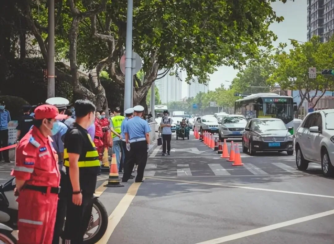 高考试卷是怎么押运到考场的?比核武器图纸更严苛的守护-第2张图片-四季读书网 高考试卷是怎么押运到考场的?比核武器图纸更严苛的守护-第2张图片-四季读书网