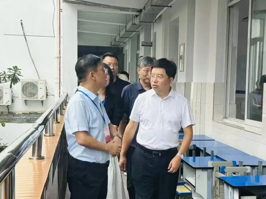 暖心护航 筑梦中考——云阳学校2026年中考顺利开考-第19张图片-四季读书网 暖心护航 筑梦中考——云阳学校2026年中考顺利开考-第19张图片-四季读书网