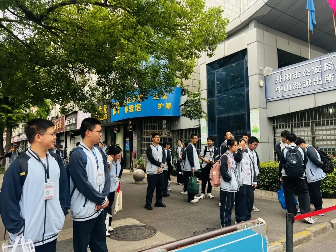 暖心护航 筑梦中考——云阳学校2026年中考顺利开考-第60张图片-四季读书网 暖心护航 筑梦中考——云阳学校2026年中考顺利开考-第60张图片-四季读书网