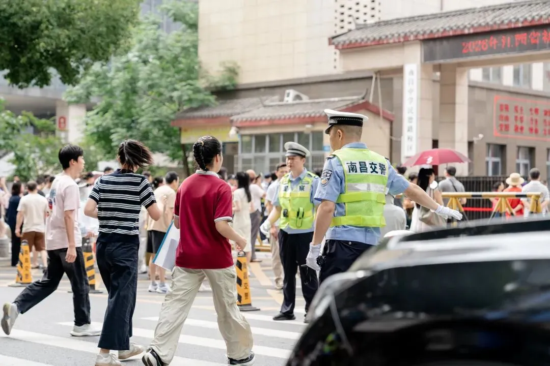 中考首日......-第8张图片-四季读书网 中考首日......-第8张图片-四季读书网