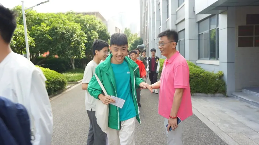 中考第一天 | 哇!作文题“飞地”出炉,又是专为园区校出的吗?-第66张图片-四季读书网 中考第一天 | 哇!作文题“飞地”出炉,又是专为园区校出的吗?-第66张图片-四季读书网
