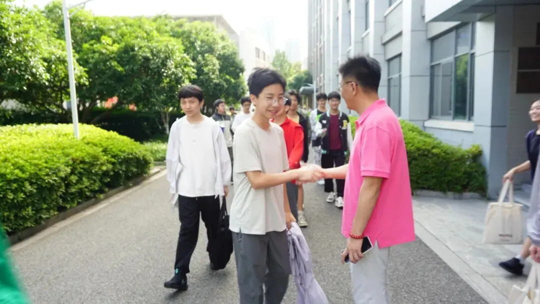 中考第一天 | 哇!作文题“飞地”出炉,又是专为园区校出的吗?-第67张图片-四季读书网 中考第一天 | 哇!作文题“飞地”出炉,又是专为园区校出的吗?-第67张图片-四季读书网