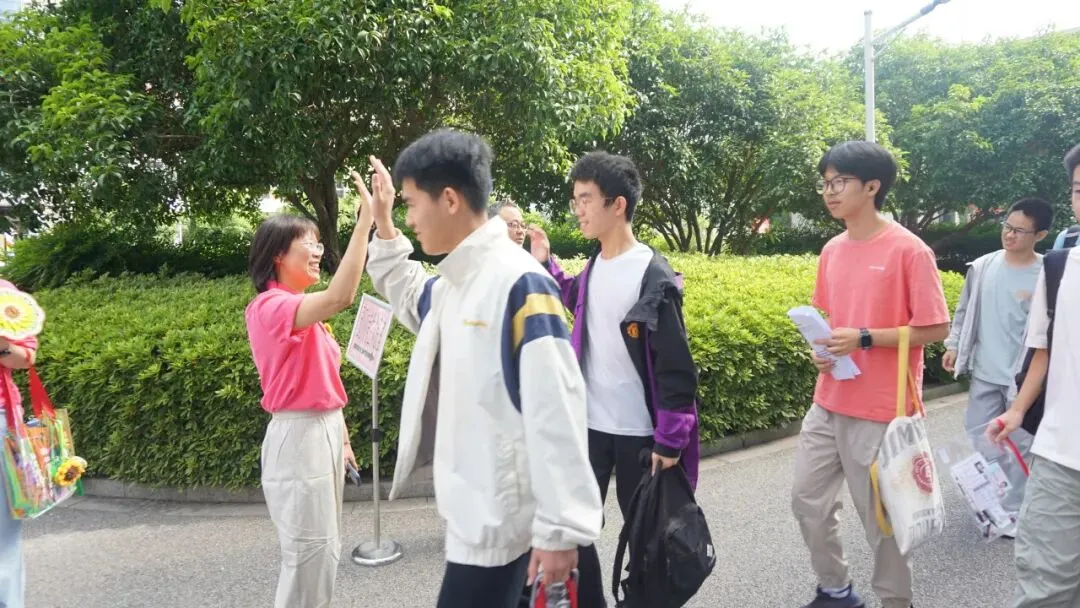 中考第一天 | 哇!作文题“飞地”出炉,又是专为园区校出的吗?-第70张图片-四季读书网 中考第一天 | 哇!作文题“飞地”出炉,又是专为园区校出的吗?-第70张图片-四季读书网