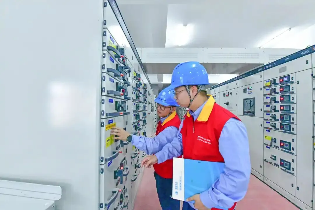 为民服务月系列活动 | 红船入校护中考 满格电力助绿企-第8张图片-四季读书网 为民服务月系列活动 | 红船入校护中考 满格电力助绿企-第8张图片-四季读书网