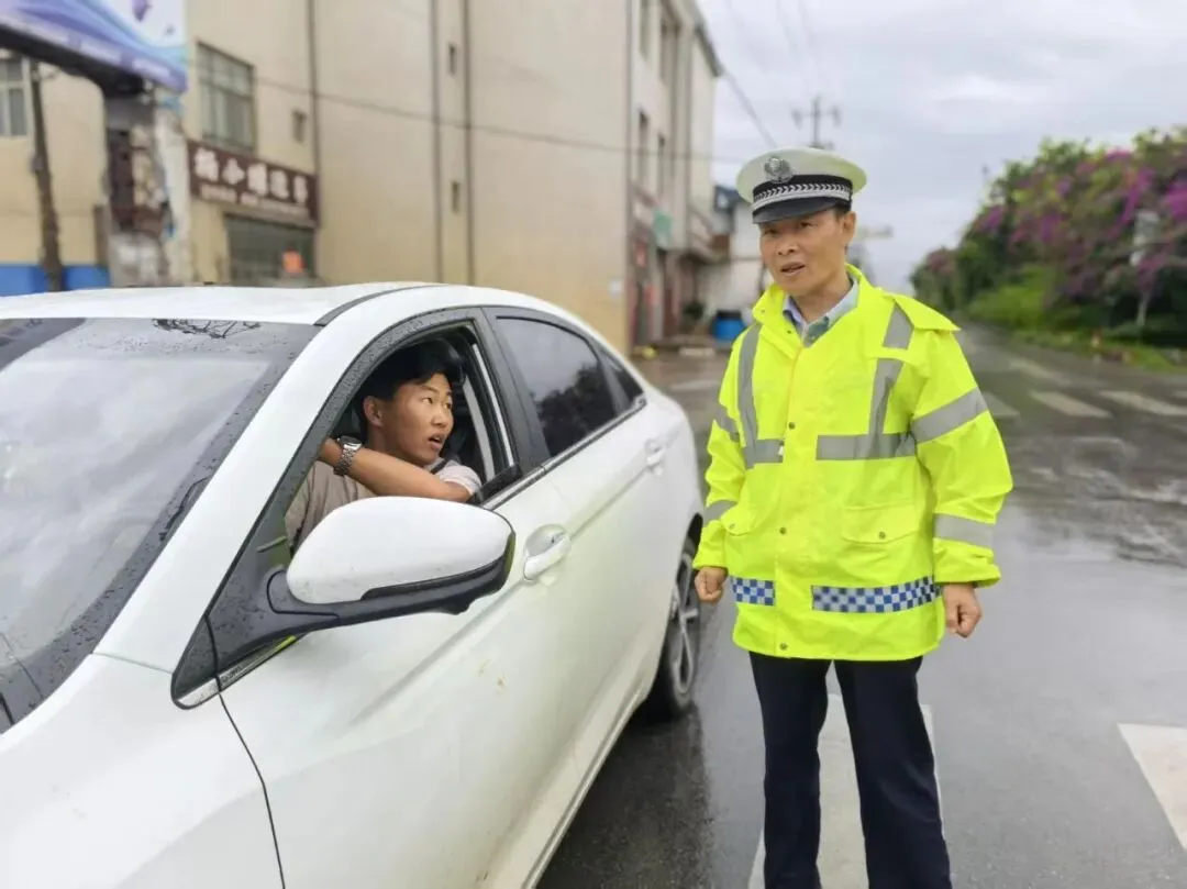 中考,守护依旧~~~-第10张图片-四季读书网 中考,守护依旧~~~-第10张图片-四季读书网