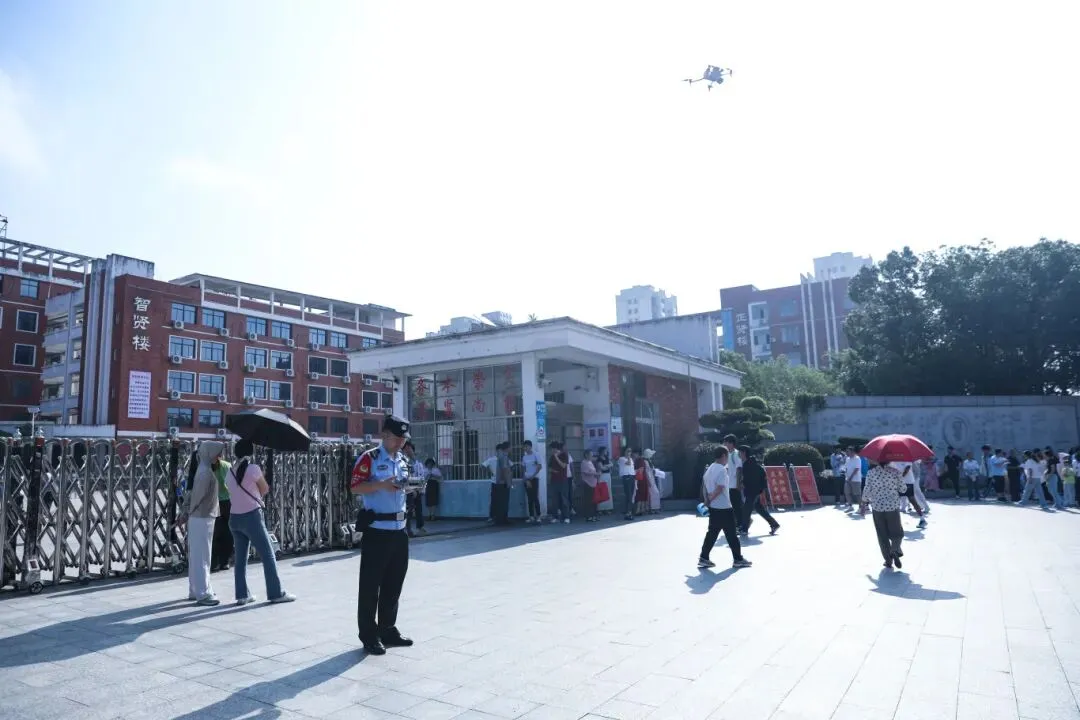 “警” 随中考,护航再出发~-第6张图片-四季读书网