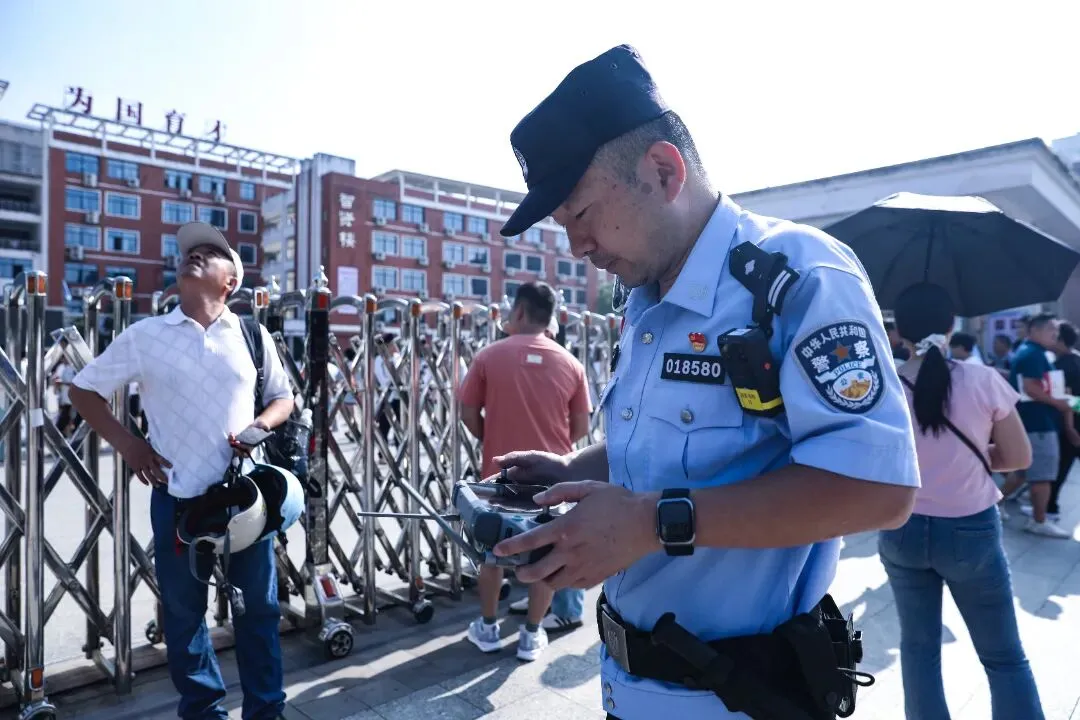 “警” 随中考,护航再出发~-第7张图片-四季读书网