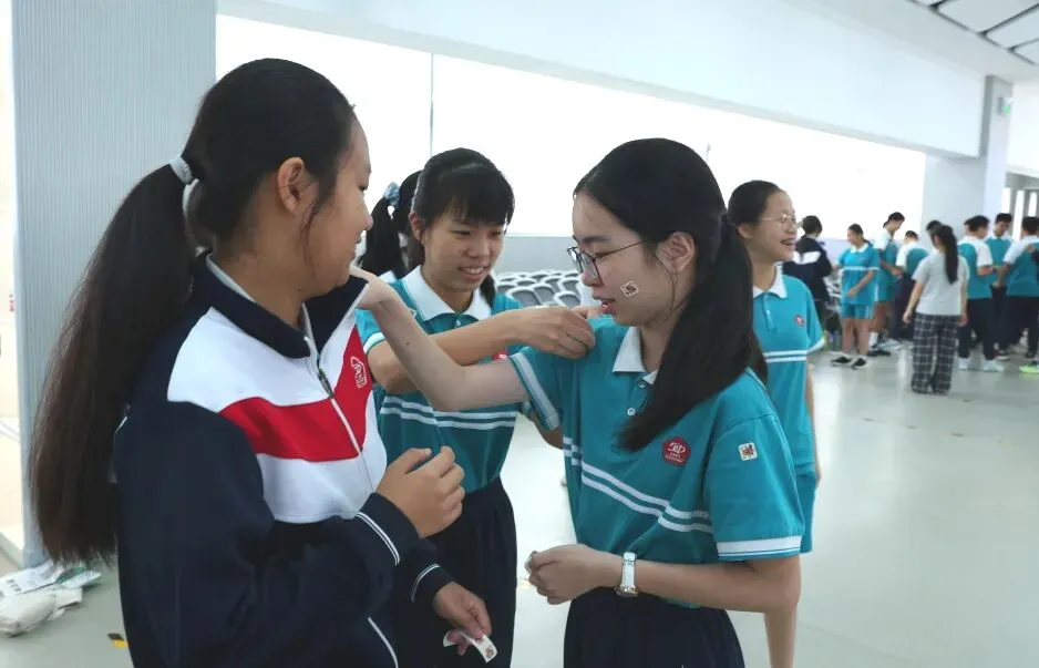 塑造从容应考心,蓄力冲刺中考路|广州市五中附属初级中学2026届初三学生考前心理团康活动-第20张图片-四季读书网 塑造从容应考心,蓄力冲刺中考路|广州市五中附属初级中学2026届初三学生考前心理团康活动-第20张图片-四季读书网