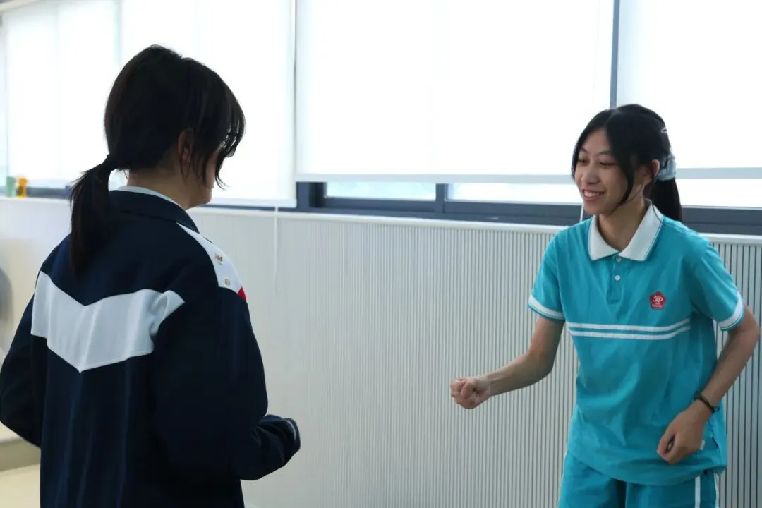 塑造从容应考心,蓄力冲刺中考路|广州市五中附属初级中学2026届初三学生考前心理团康活动-第22张图片-四季读书网 塑造从容应考心,蓄力冲刺中考路|广州市五中附属初级中学2026届初三学生考前心理团康活动-第22张图片-四季读书网
