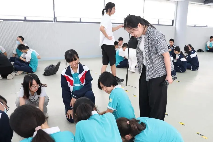 塑造从容应考心,蓄力冲刺中考路|广州市五中附属初级中学2026届初三学生考前心理团康活动-第34张图片-四季读书网 塑造从容应考心,蓄力冲刺中考路|广州市五中附属初级中学2026届初三学生考前心理团康活动-第34张图片-四季读书网