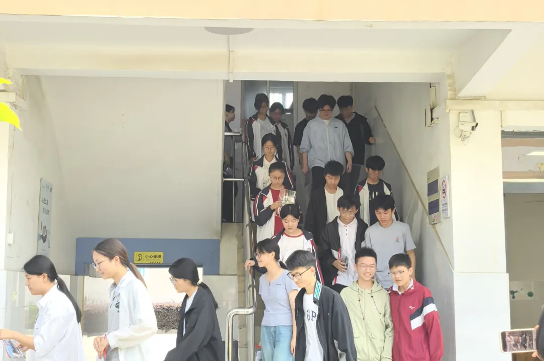 以三年时光,赴一场中考之约--少年执笔逐梦,前路自有星光-第31张图片-四季读书网