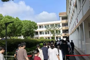以三年时光,赴一场中考之约--少年执笔逐梦,前路自有星光-第32张图片-四季读书网
