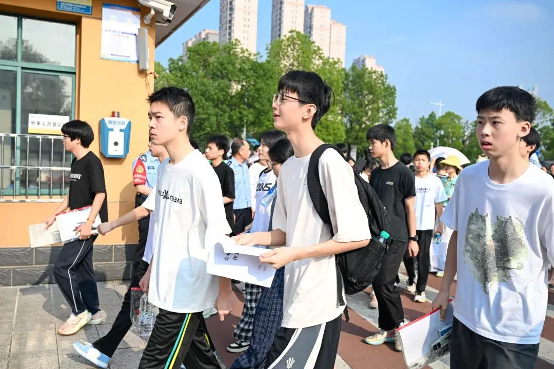 宜春少年,必胜!直击中考首日��-第10张图片-四季读书网