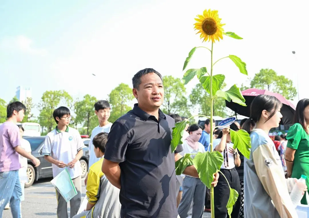 宜春少年,必胜!直击中考首日��-第14张图片-四季读书网