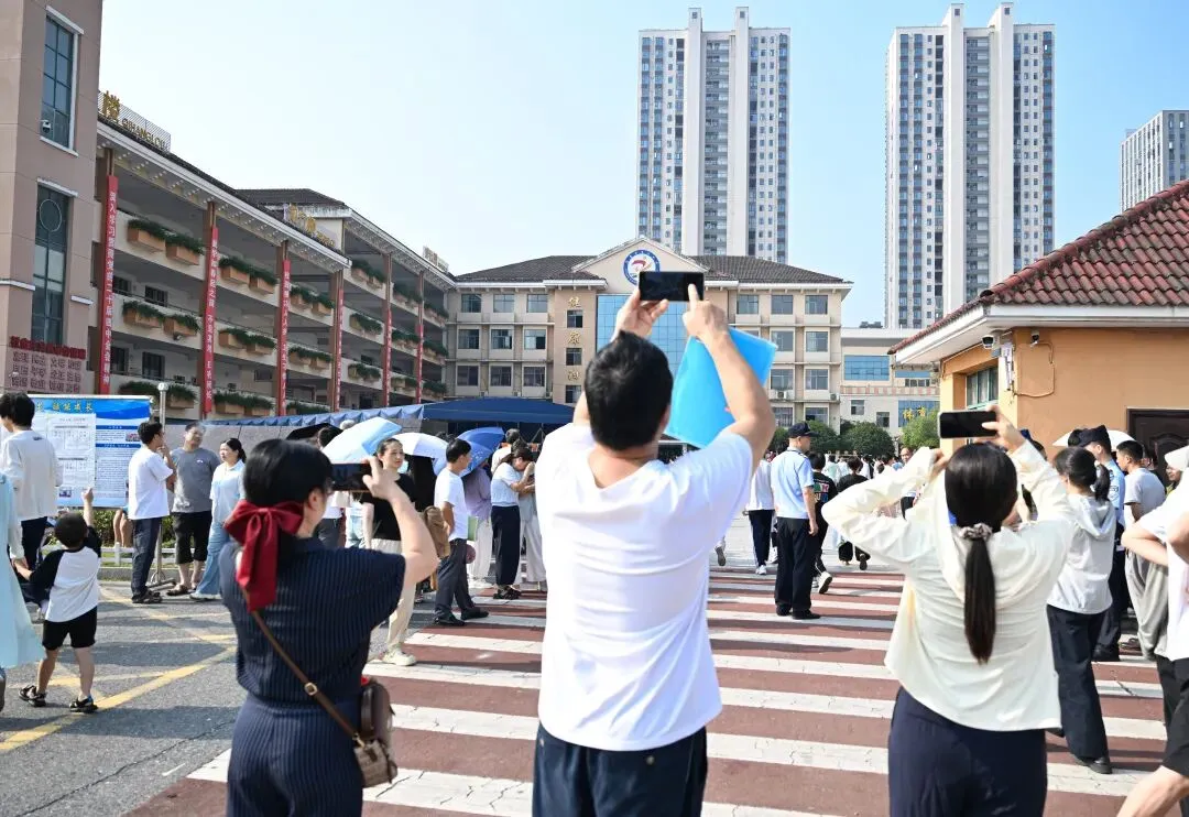 宜春少年,必胜!直击中考首日��-第15张图片-四季读书网