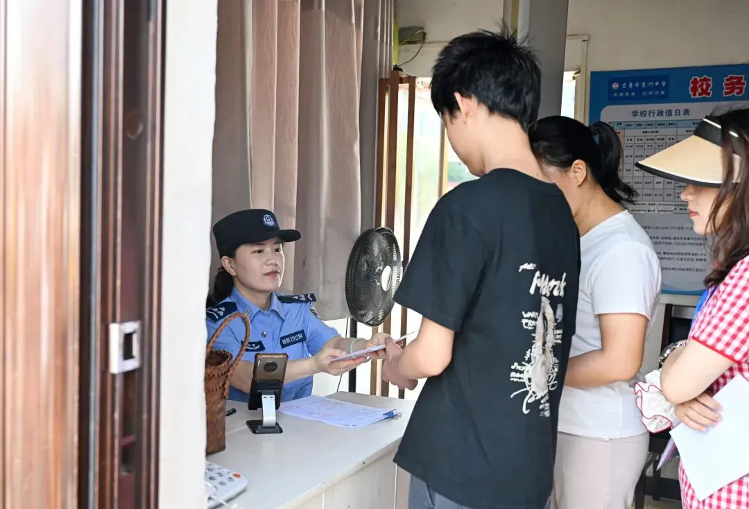 宜春少年,必胜!直击中考首日��-第17张图片-四季读书网