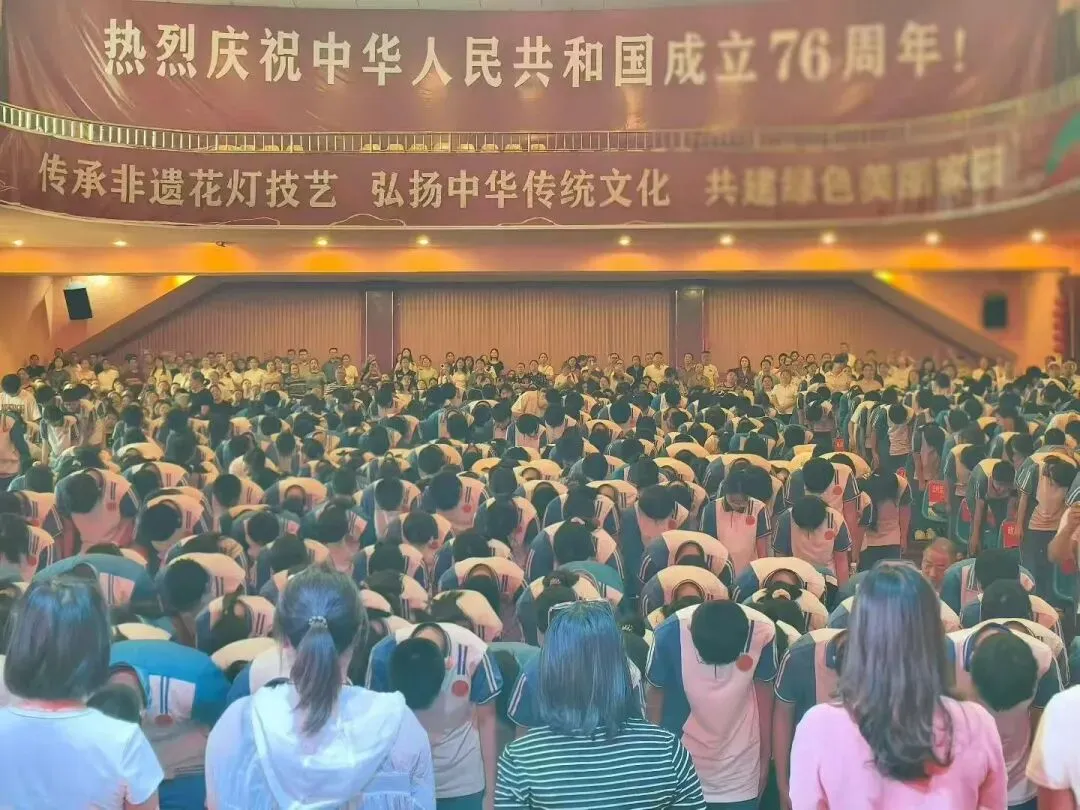 中考在即,这场演讲会,为思南县思中初级中学九年级学子注入“心”力量!-第27张图片-四季读书网 中考在即,这场演讲会,为思南县思中初级中学九年级学子注入“心”力量!-第27张图片-四季读书网