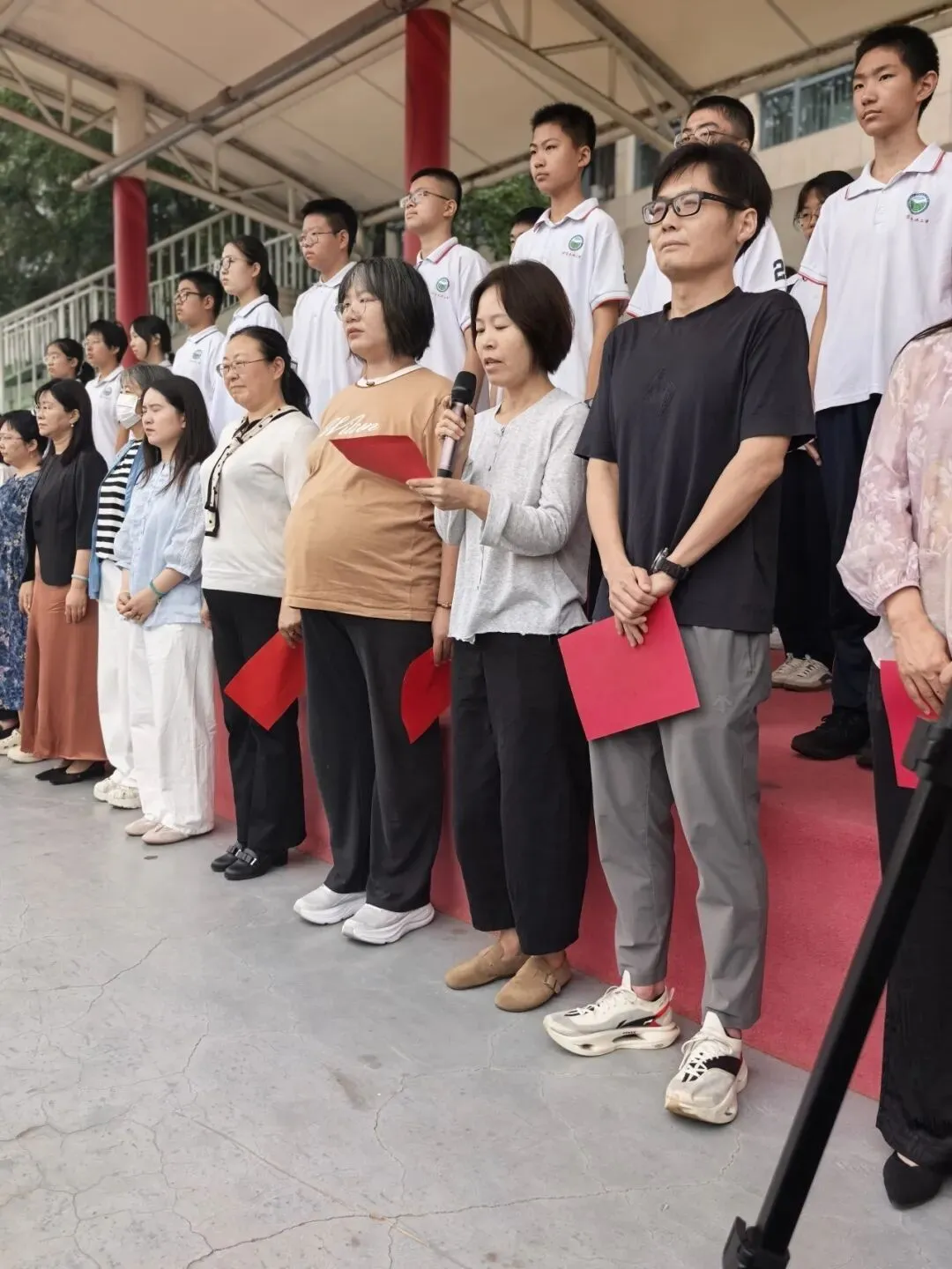 跃马扬鞭迎中考 凝心聚力送祝福——大兴二中开展2026届中考助力主题升旗仪式-第13张图片-四季读书网 跃马扬鞭迎中考 凝心聚力送祝福——大兴二中开展2026届中考助力主题升旗仪式-第13张图片-四季读书网