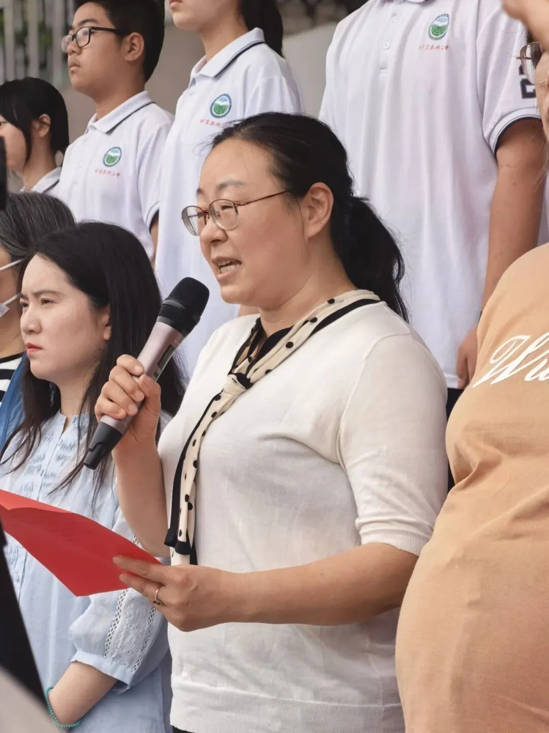 跃马扬鞭迎中考 凝心聚力送祝福——大兴二中开展2026届中考助力主题升旗仪式-第18张图片-四季读书网 跃马扬鞭迎中考 凝心聚力送祝福——大兴二中开展2026届中考助力主题升旗仪式-第18张图片-四季读书网