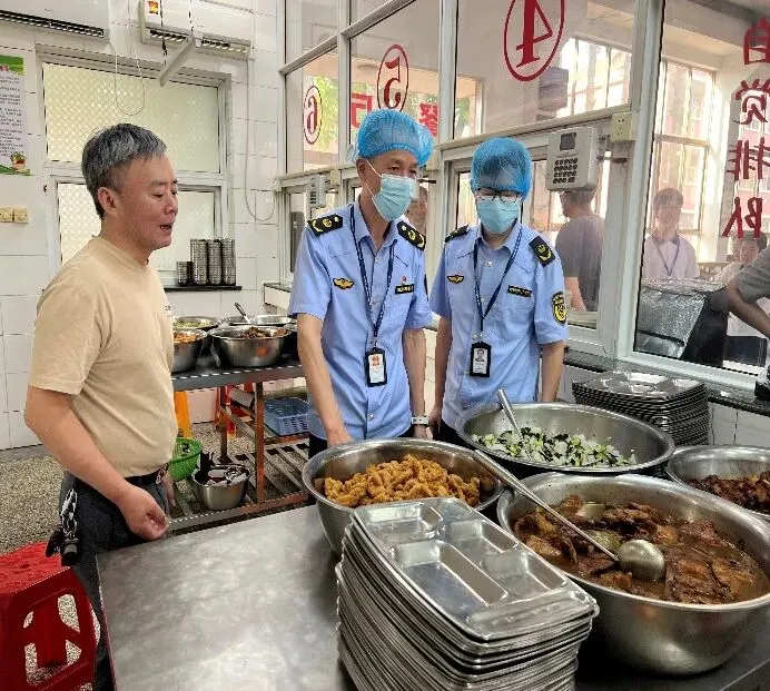 【工作动态】多部门联动护航中考 暖心保障助力逐梦——三垛初点全力筑牢安全保障防线-第19张图片-四季读书网