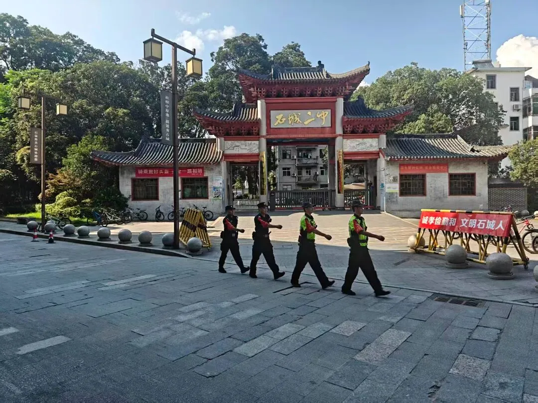 守护中考,石城公安“已就位”!-第16张图片-四季读书网 守护中考,石城公安“已就位”!-第16张图片-四季读书网