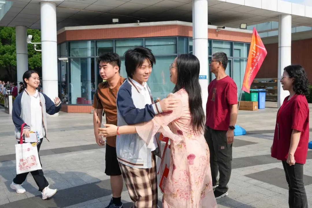 中考首日|乘风启卷,笔下生花-第21张图片-四季读书网 中考首日|乘风启卷,笔下生花-第21张图片-四季读书网