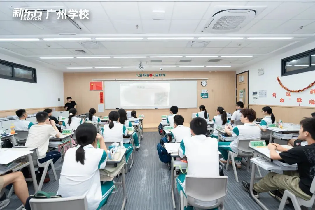 好燃!回顾2026届中考学子的高光时刻!-第3张图片-四季读书网