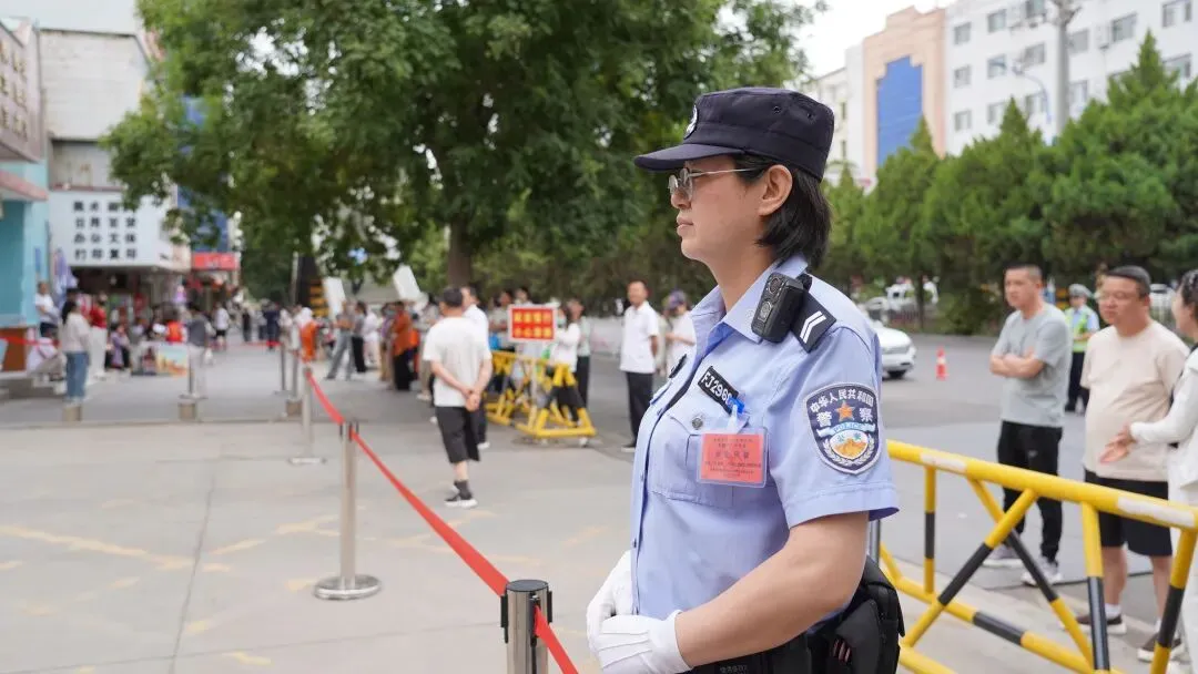 中考第二日,他们的守护依旧“满格”……-第9张图片-四季读书网
