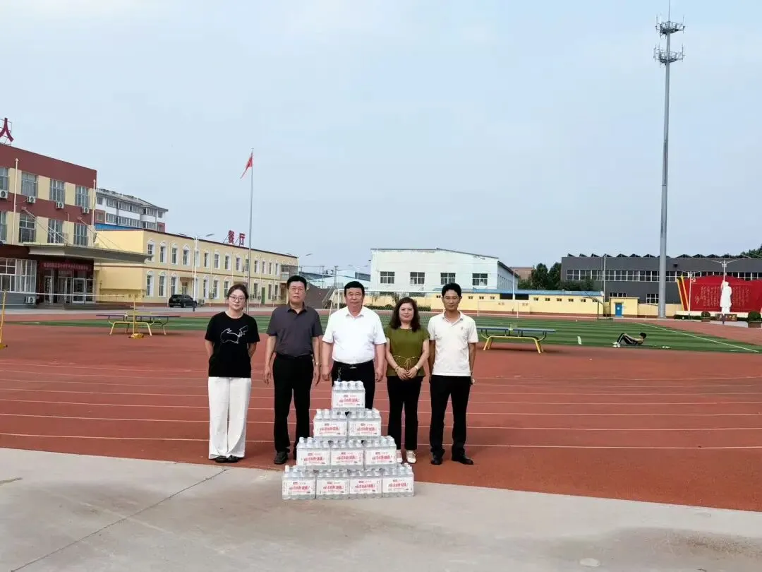 水润初心 护航中考 | 中国电信景县分公司暖心送水,为锦腾中学初三学子加油助力!-第14张图片-四季读书网 水润初心 护航中考 | 中国电信景县分公司暖心送水,为锦腾中学初三学子加油助力!-第14张图片-四季读书网