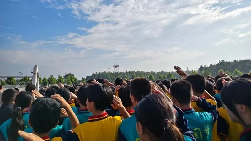 彭泽一中隆重举行中考冲刺及期末主题升旗仪式-第4张图片-四季读书网 彭泽一中隆重举行中考冲刺及期末主题升旗仪式-第4张图片-四季读书网