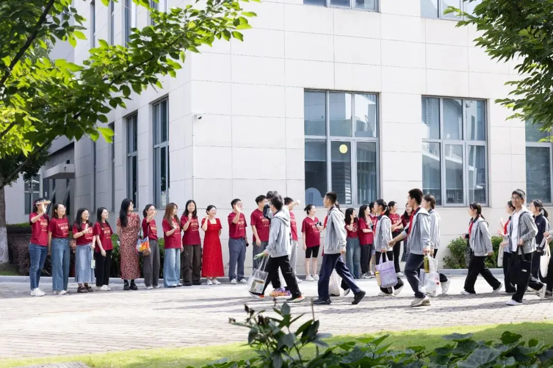 中考·一扬帆|晨光万里护征程 叶中学子试剑芒-第42张图片-四季读书网 中考·一扬帆|晨光万里护征程 叶中学子试剑芒-第42张图片-四季读书网