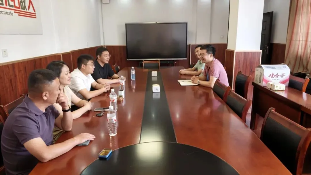 抓实中考保障 深耕教育民生|镇长陈凯带队开展中考慰问活动-第5张图片-四季读书网 抓实中考保障 深耕教育民生|镇长陈凯带队开展中考慰问活动-第5张图片-四季读书网