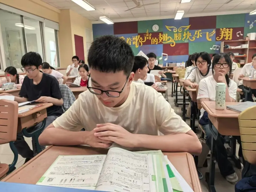 中考首日,少年登场!-第18张图片-四季读书网