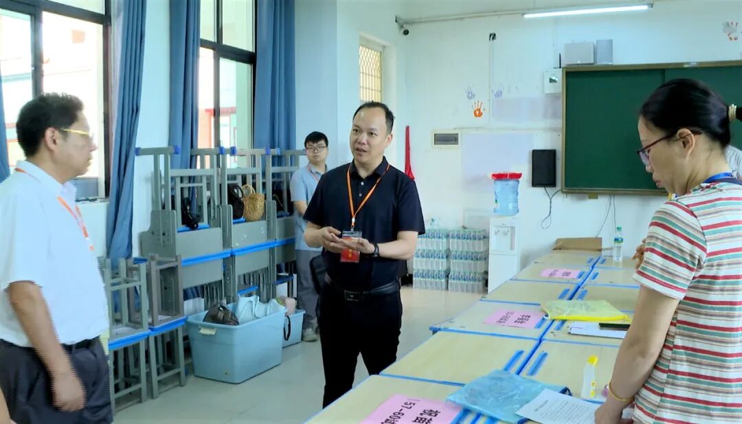 黄志刚开展中考巡考工作-第1张图片-四季读书网 黄志刚开展中考巡考工作-第1张图片-四季读书网