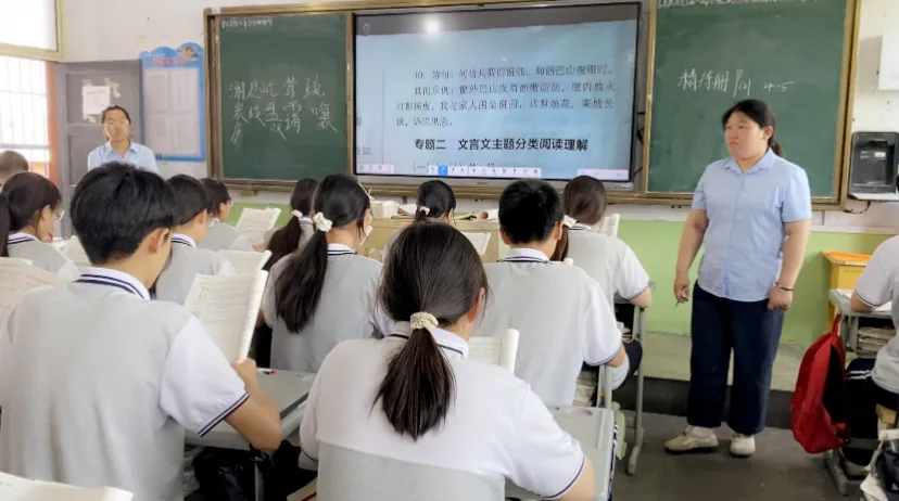 【校园新闻】中考冲刺路 师者伴我行 | 绛县汉德三维学校中考教师护航纪实-第17张图片-四季读书网