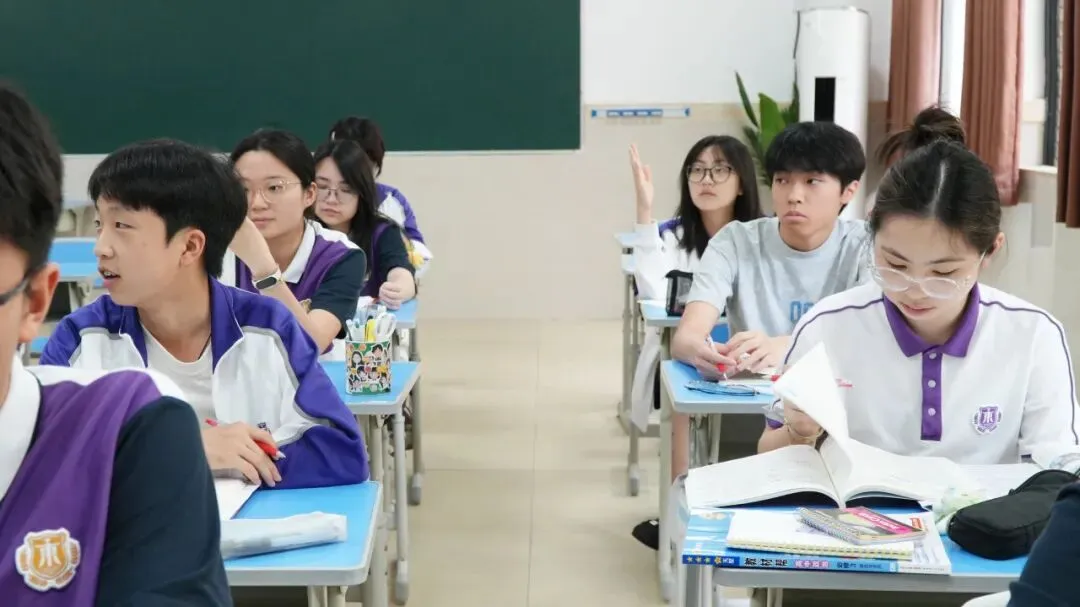 诚邀中考预估650分以上的学生、有专长的艺术热爱者、偏科的黑马,共赴一场“高能青春”-第28张图片-四季读书网 诚邀中考预估650分以上的学生、有专长的艺术热爱者、偏科的黑马,共赴一场“高能青春”-第28张图片-四季读书网